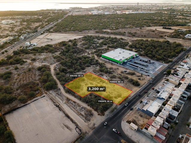 Terreno de Desarrollo junto a Plaza El Florido, La Paz — 3,200 m²