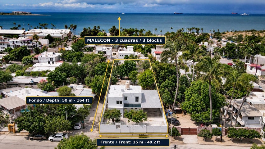Casa para Remodelar en El Esterito, La Paz — 3 cuadras del Malecón