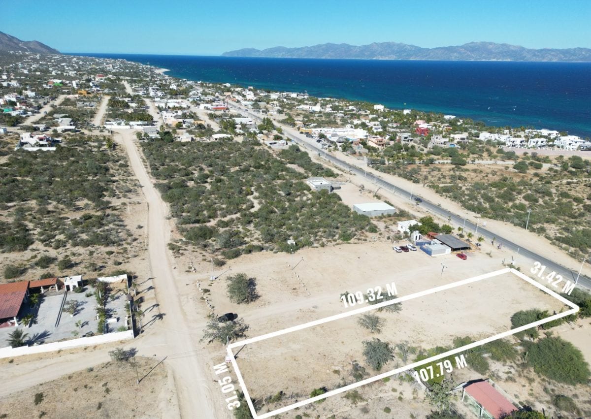 Terreno Comercial con Vista al Mar en El Sargento, B.C.S.