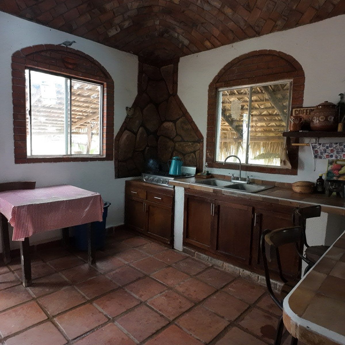 Casa con Alberca, 2 construcciones y Terreno Expansivo - San Pedro, BCS