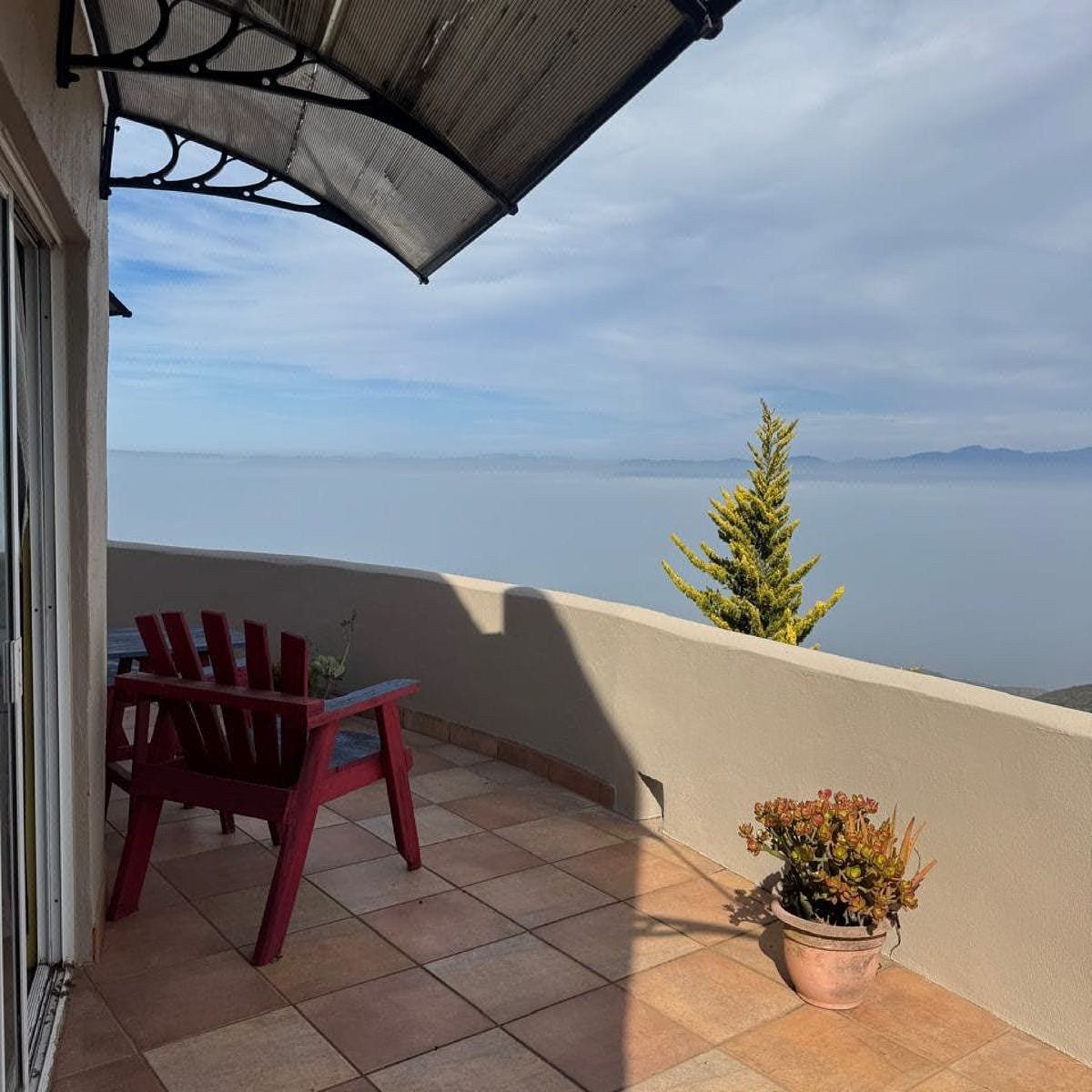 Casa Estilo Colonial con Vista al Mar en Privada Puerto Escondido, Ensenada BC