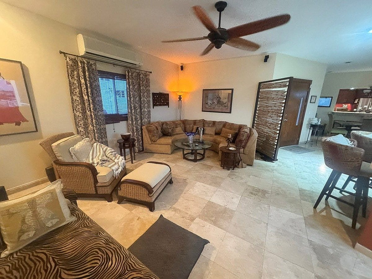 Casa en Venta con Vista al Mar -Molinito del Malecón - Fracc. Alttus