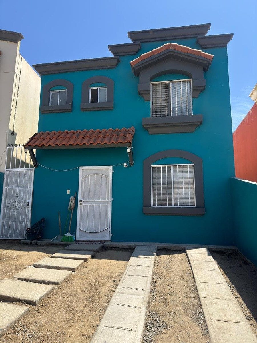 Casa de 3 Recámaras en Privada con Vigilancia | Villas del Sol, Ensenada